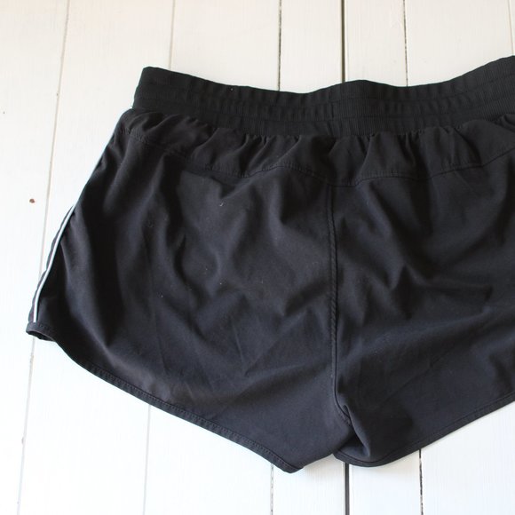 GAPFit Black Flutter Running Shorts With White Racer Stripe and Drawstring - Picture 5 of 5